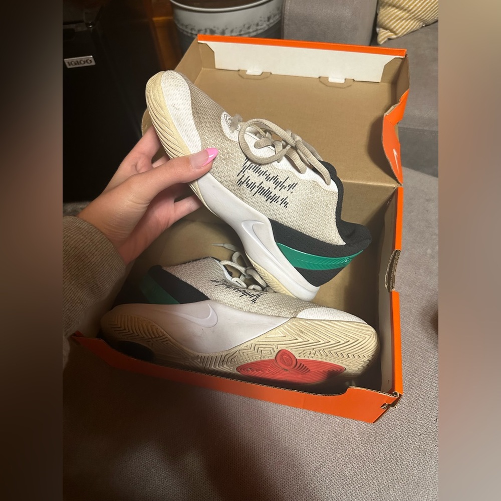 Boys Kyrie Basketball Shoe